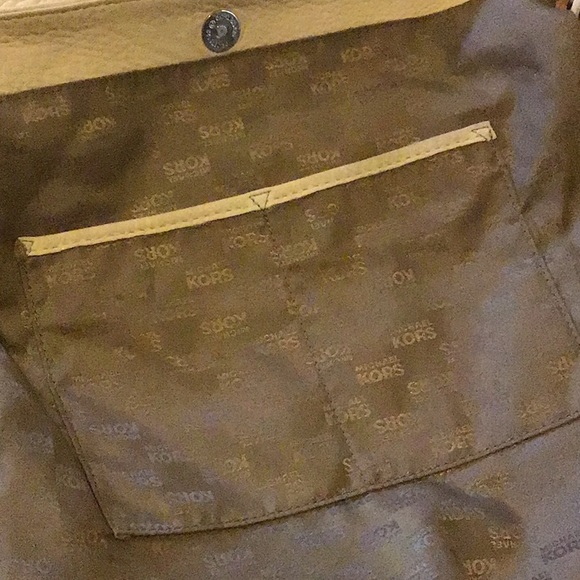 Michael Kors leather hobo hamburger - Picture 8 of 8